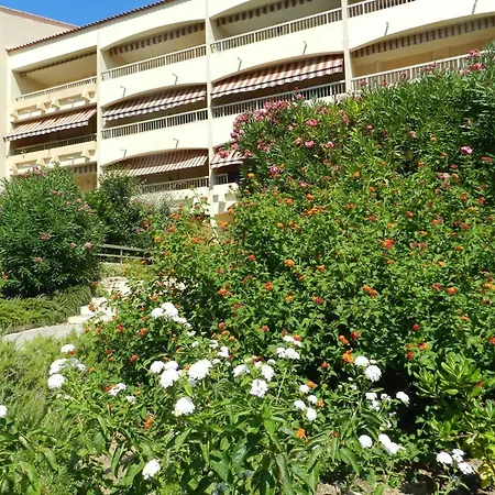 Avec Terrasse A Bormes-les-mimosas, Proche - Fr-1-251-921 Lejlighed *